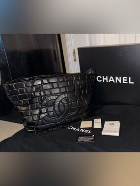 CHANEL Black handbag tote Frozen Quilted Vinyl Chocolate Bar Large Grand Shopper